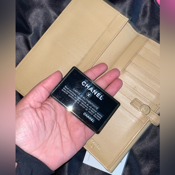 CHANEL LONG WALLET WITH AUTHENTICITY CARD - Picture 8 of 8